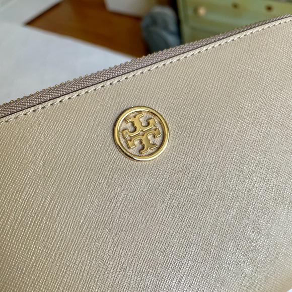 Tory Burch Leather Zip Around Wallet - Picture 7 of 8